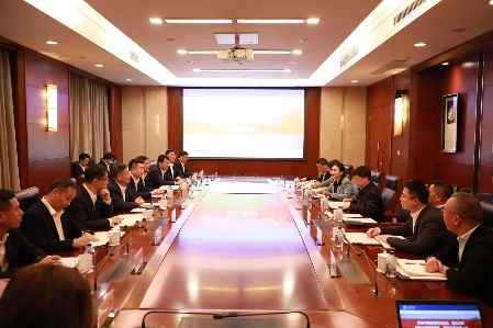 中建八局党委书记李永明一行来校调研交流-永信贵宾会217
