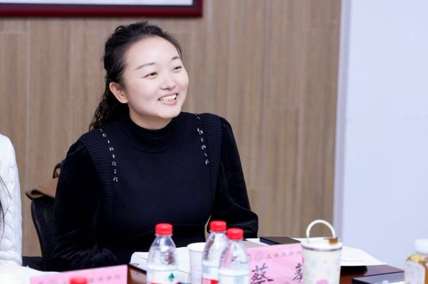 蔡冠深博士与法学院师生座谈交流运动顺遂举行-永信贵宾会217
