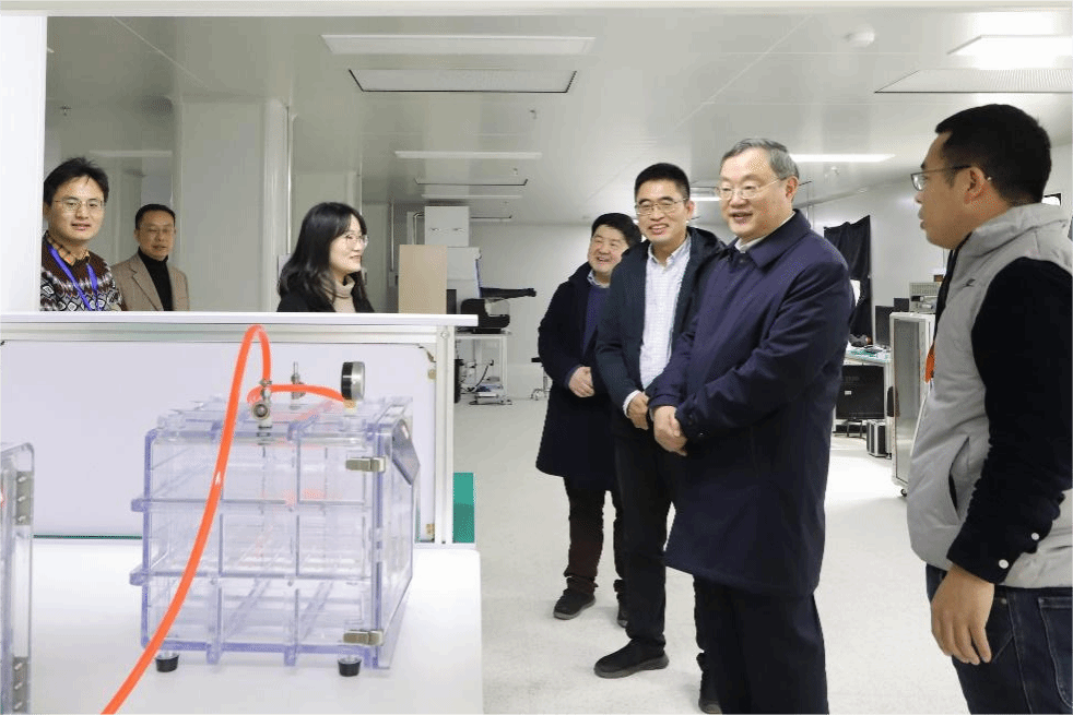 校党委书记成旦红一行调研微电子学院-永信贵宾会217