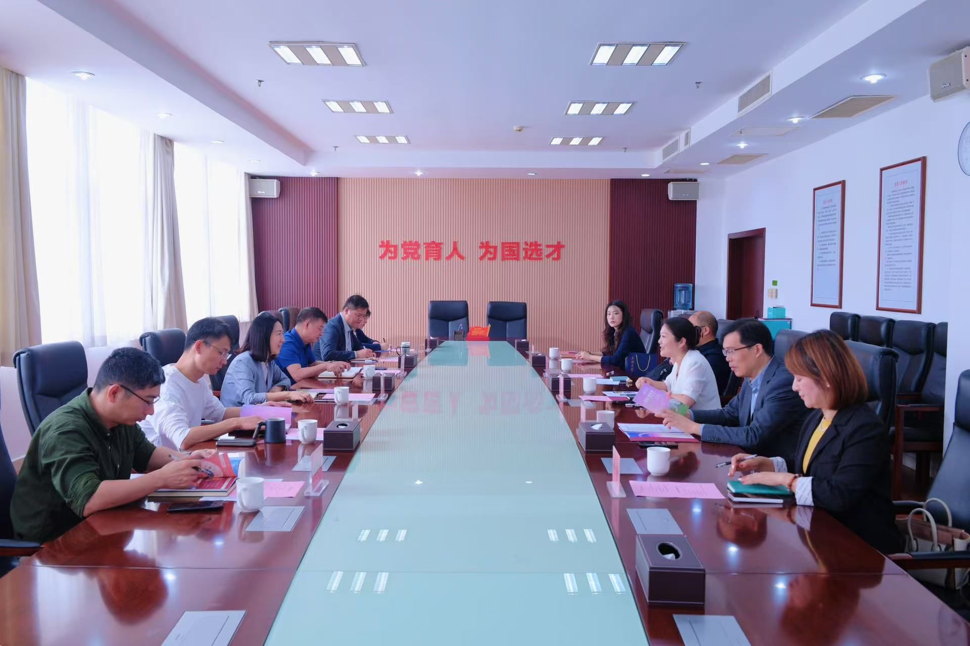 永信贵宾会217招就处携未来手艺学院河南招宣组一行赴河南举行交流调研-永信贵宾会217
