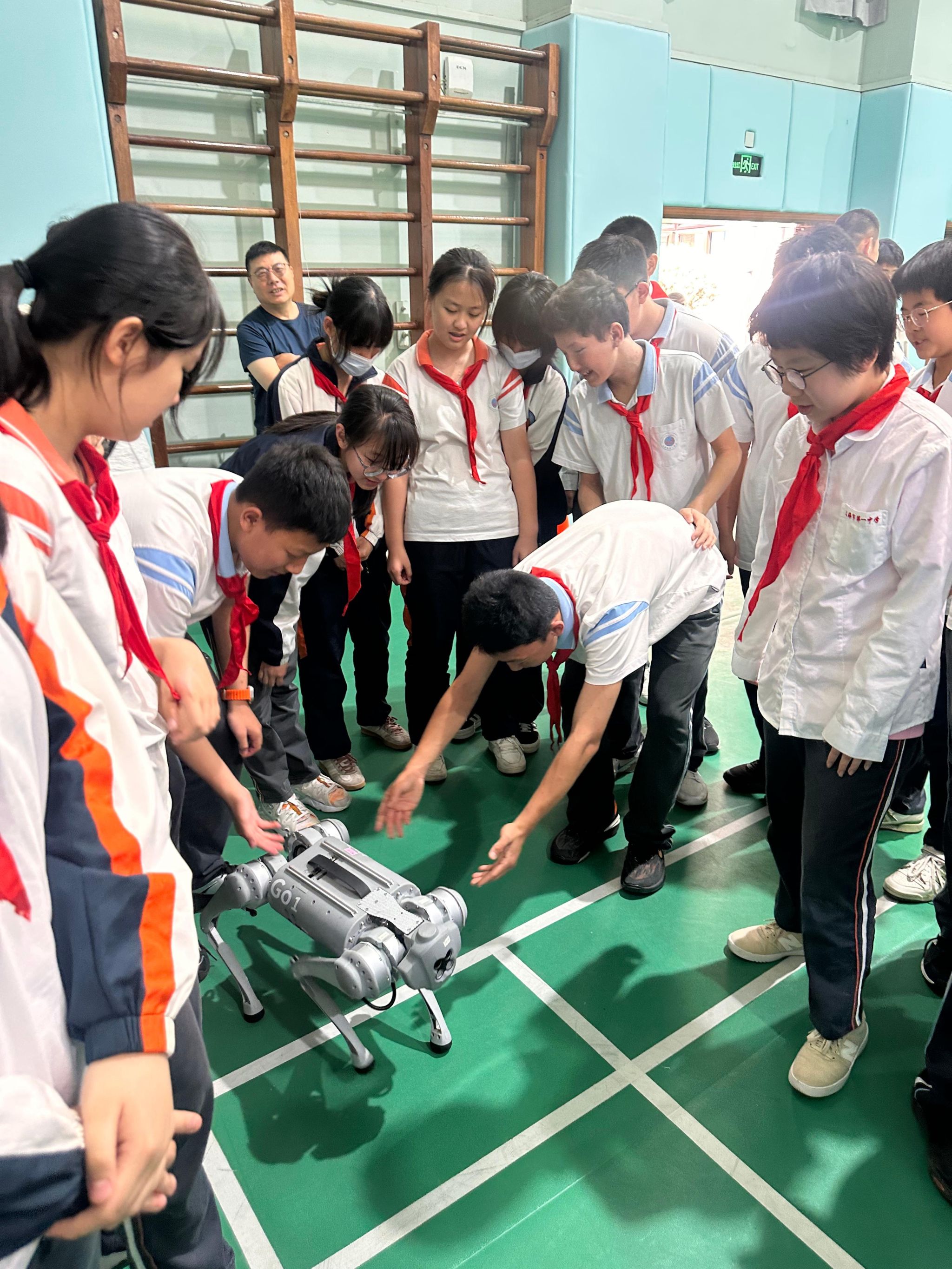 永信贵宾会217盘算机学院助力上海市第一中学科技节，，，，，，共筑科创“梦工厂”-永信贵宾会217
