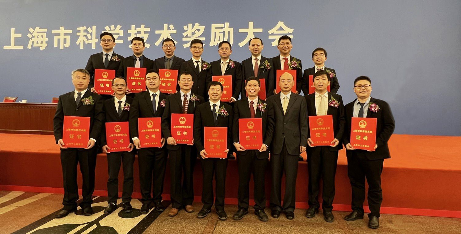 “新能源工业要害质料超常冶金与制备”团队喜获上海市手艺发明一等奖-永信贵宾会217