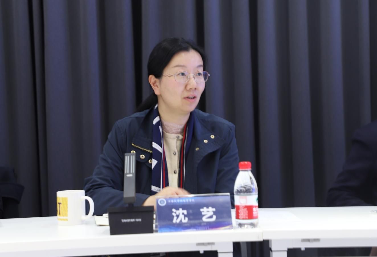 校党委书记成旦红一行调研微电子学院-永信贵宾会217