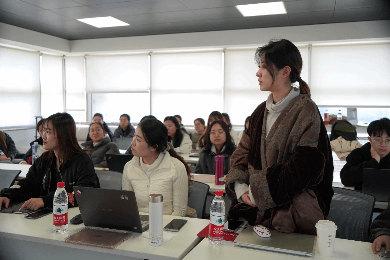 ?中国社会科学院古代史研究所研究员乌云高娃应邀做学术报告-永信贵宾会217