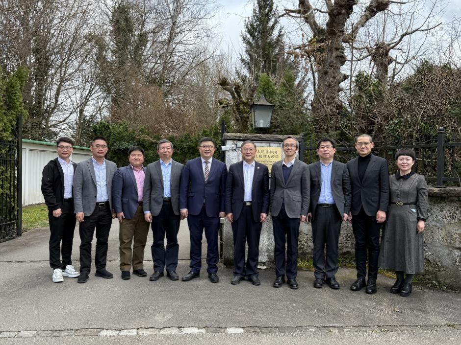 校向导率团赴瑞士、意大利出席永信贵宾会217外洋人才招聘会并会见相助高校-永信贵宾会217