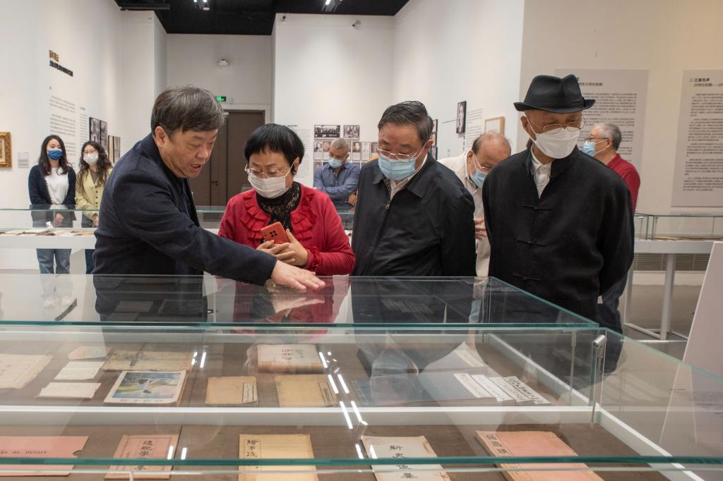 中国现代美术教育文脉大展终结式暨钻研会举行-永信贵宾会217