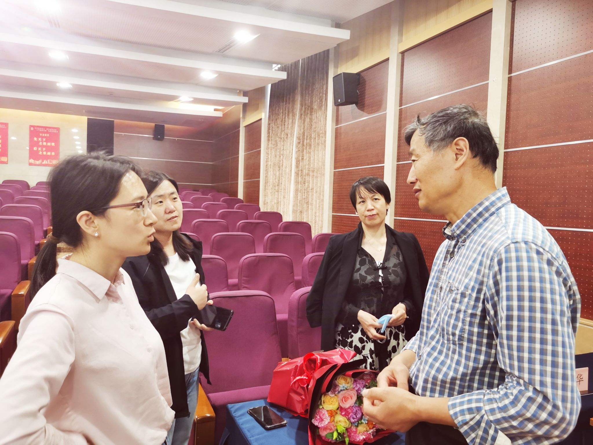 “施展劳模引领作用，，，，，弘扬教育家精神”任忠鸣教授报告会顺遂举行-永信贵宾会217