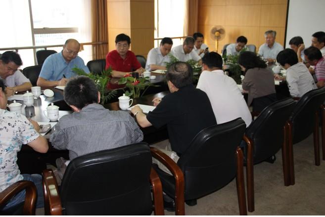 校党委书记于信汇出席机关党委三总支党的群众蹊径教育实践运动事情交流会-永信贵宾会217