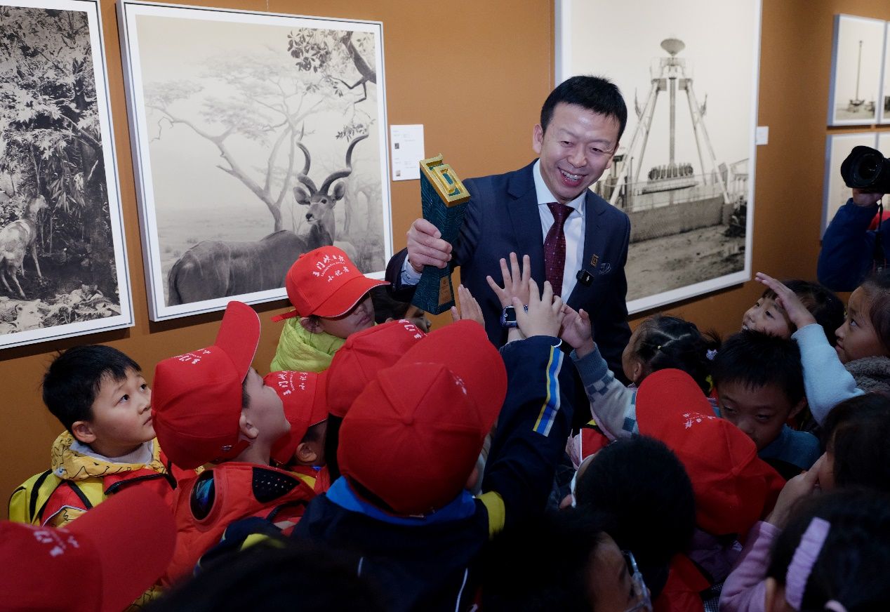 上海美术学院西席敖国兴荣获第十五届中国摄影金像奖-永信贵宾会217