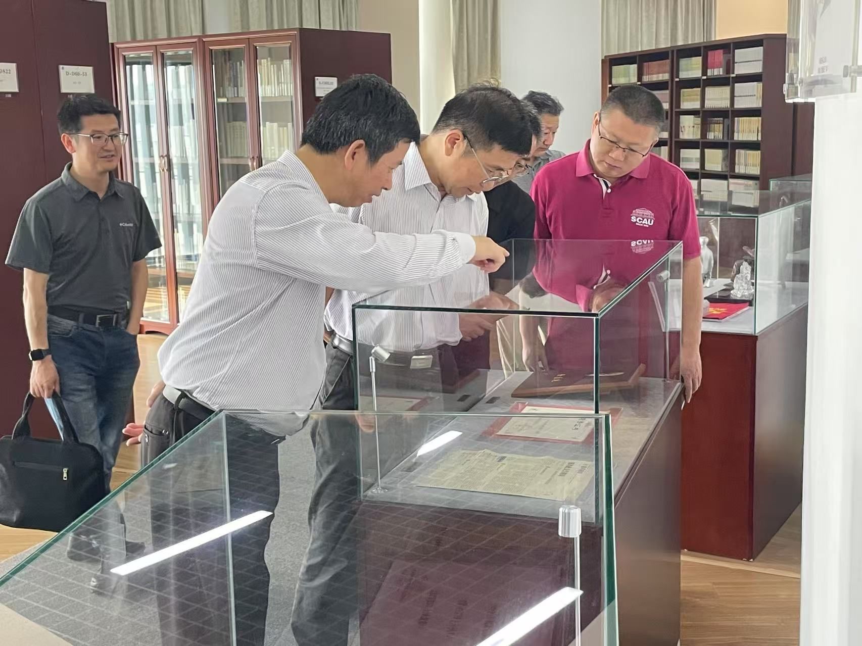 智汇书香 共探新篇 ——华南农业大学赴我馆举行专题调研交流-永信贵宾会217