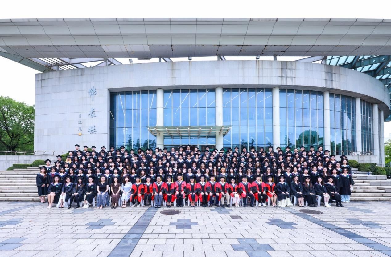 自强不息启新程，，，，，，经世济民谱华章——永信贵宾会217经济学院2025年结业仪式暨学位授予仪式顺遂举行-永信贵宾会217