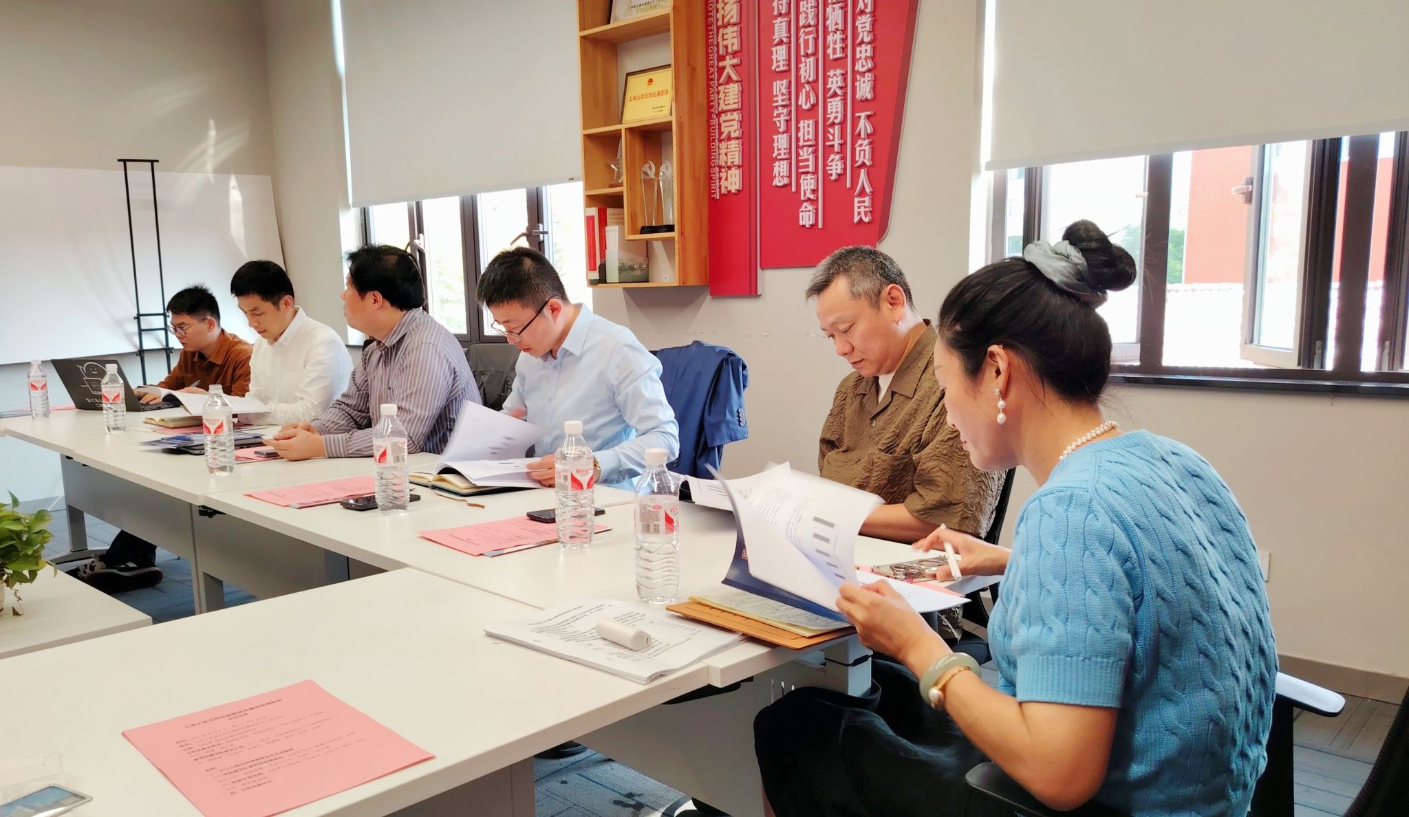 携手共进，，，，，，共促生长——永信贵宾会217文科处向导调研新闻撒播学院-永信贵宾会217