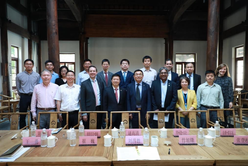 英国萨里大学校长一行会见永信贵宾会217-永信贵宾会217