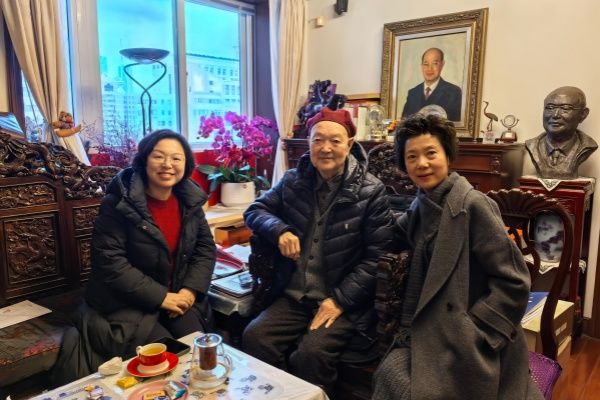 民进永信贵宾会217委员会亲热慰问老会员-永信贵宾会217