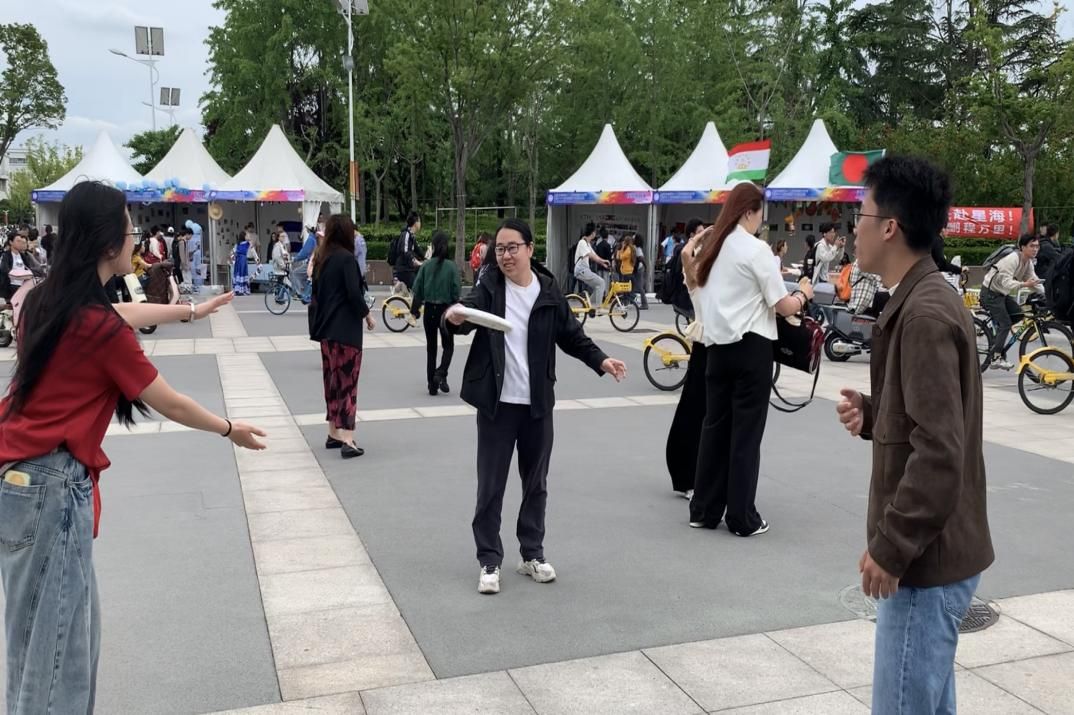 筑牢清静防地，，境外清静文明行永信贵宾会217专场运动嗨动校园-永信贵宾会217