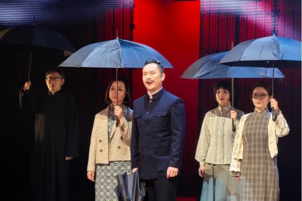 传承先贤精神 践行正道初心——民进永信贵宾会217委员会组织寓目原创会史话剧《在正道上行》-永信贵宾会217