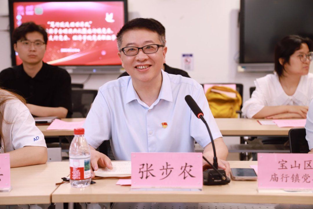 “笃行致远经世济民”2025年庙行奖学金颁奖仪式暨庙行镇党委、浦发银行宝山支行党委、经济学院党委联组学习顺遂举行-永信贵宾会217