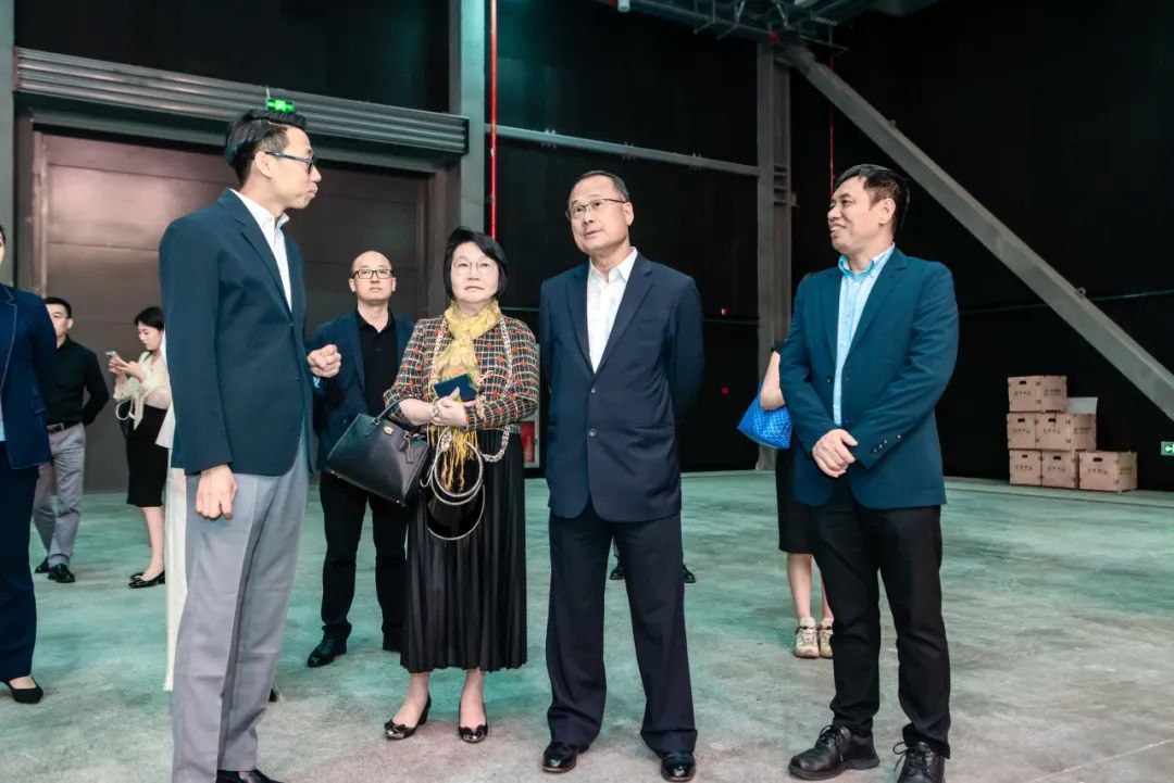 香港新华集团蔡冠深主席一行参访永信贵宾会217上海影戏学院-永信贵宾会217