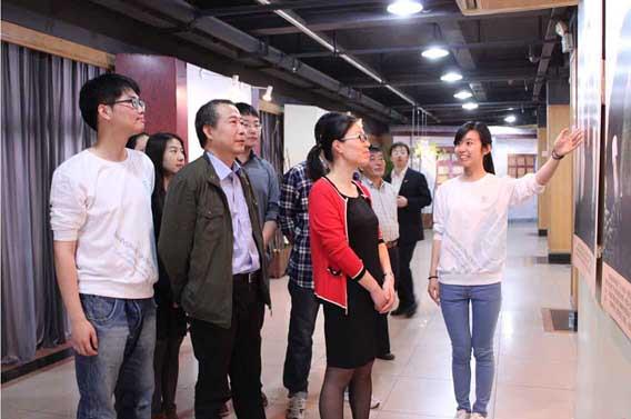 我校“焦裕禄事迹图片展”自愿者解说效劳侧记-永信贵宾会217