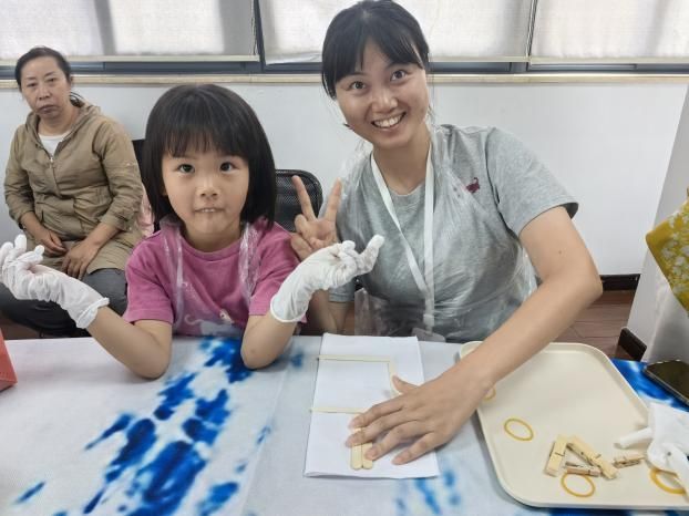 经院双彩绘，，，，，，中华染童心——永信贵宾会217经济学院迎端午、庆六一主题运动举行-永信贵宾会217