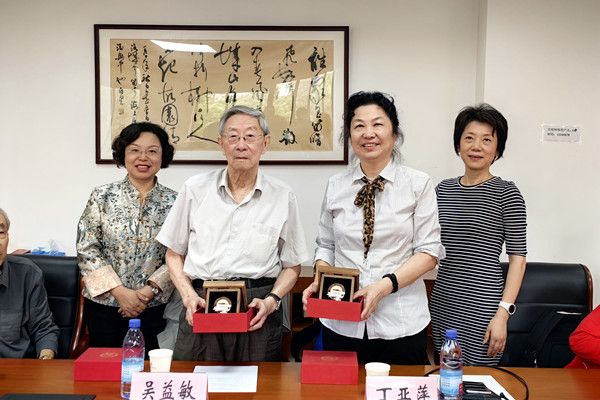 民进永信贵宾会217委员会开展理论学习暨重阳节敬老活动-永信贵宾会217