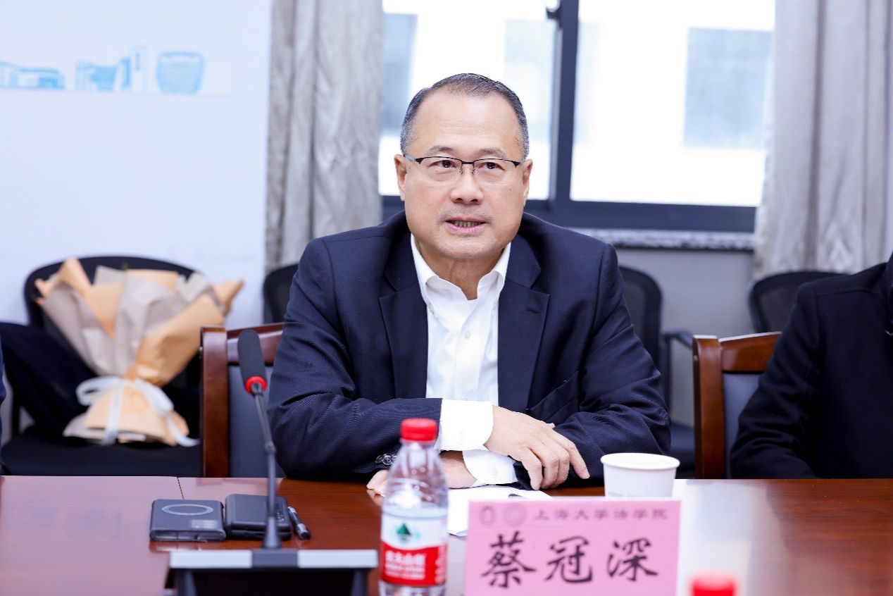 蔡冠深博士与法学院师生座谈交流运动顺遂举行-永信贵宾会217