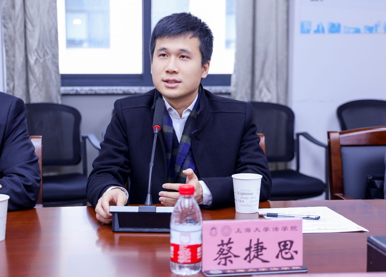 蔡冠深博士与法学院师生座谈交流运动顺遂举行-永信贵宾会217