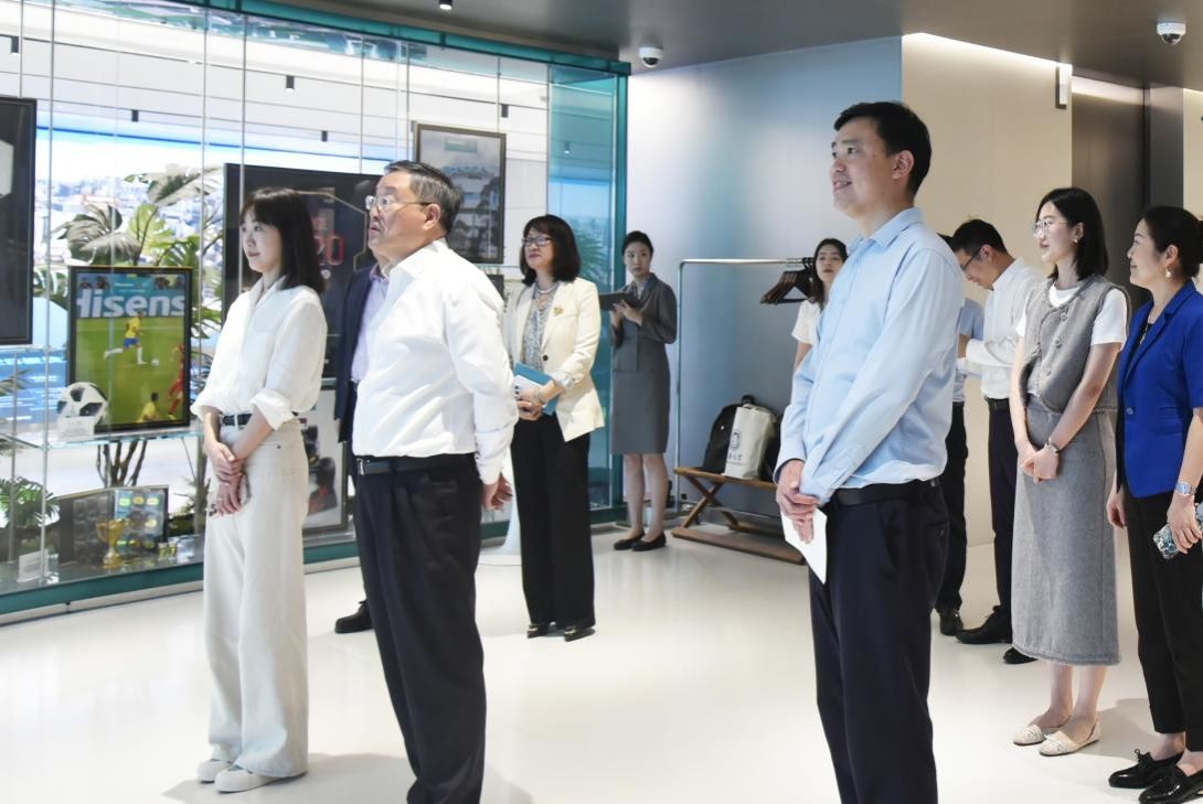 沪鲁同心九载 校友聚力前行——校党委书记成旦红一行赴山东青岛访企拓岗并出席山东校友会建设九周年论坛-永信贵宾会217