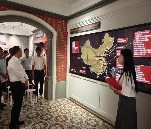 追光聚协力，，，，星火启新程——秋白党支部、档案馆党支部结对共建运动顺遂举行-永信贵宾会217
